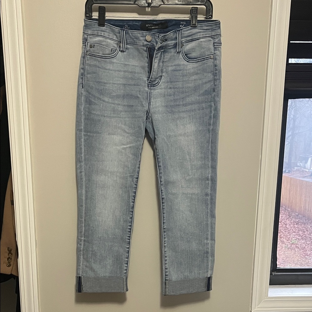 Levi's Light Wash Cropped Women's Jeans